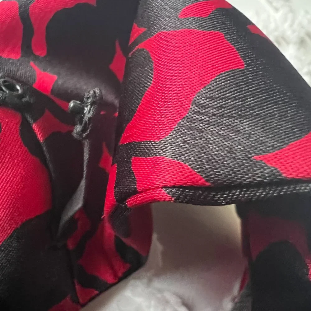 Maggy London Sleeveless Red and Black Satin Dress SIZE 8 - Picture 16 of 16